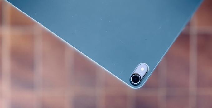 Smart Folio Cover suojaa myös kameralta.