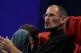 Steve Jobs kutsuu Reporterin muistikirjan rasvaksi ja kiusaa häntä sitten MacBook Airin ohuudella