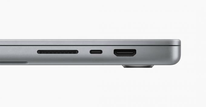 HDMI-, Thunderbolt 4- ja SDXC-korttipaikka MacBook Prossa