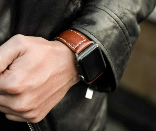 „Strapa's Primus“ pagamintas iš tvirtos ir subtiliai blizgios itališkos odos, meistriškai sukurtos į išskirtinę laikrodžių juostą, verta jūsų „Apple Watch Series 4“.