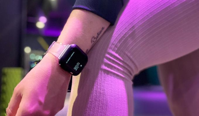 Elago Clear лента за Apple Watch