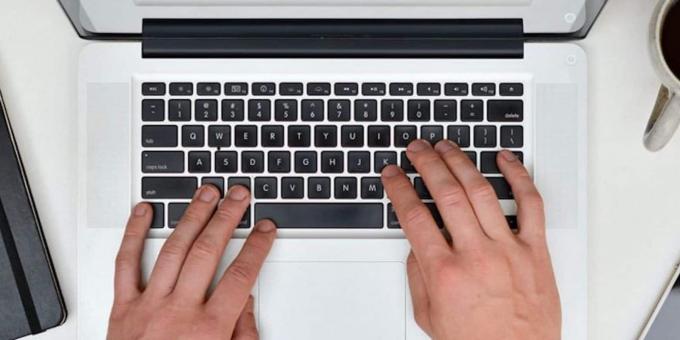 Förvandla ditt tangentbord till en konsekvent inkomstkälla genom att bli frilansande copywriter.