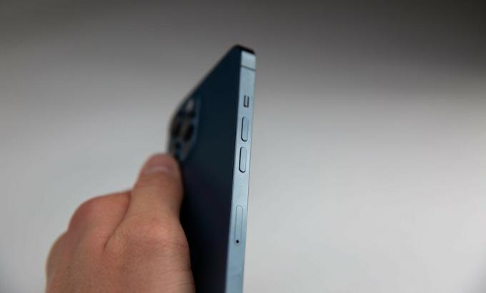 אייפון 12 פרו מקס: אייפון 12 פרו מקס הוא הגדול והטוב ביותר עד כה.