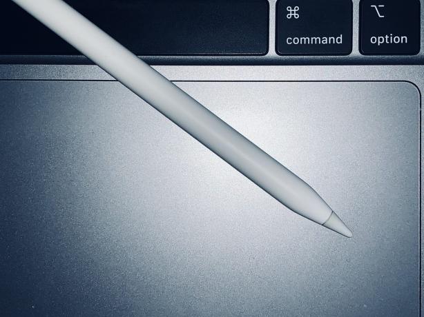 MacBook vs. iPad: Anda tidak dapat menggunakan Apple Pencil dengan Mac Anda.