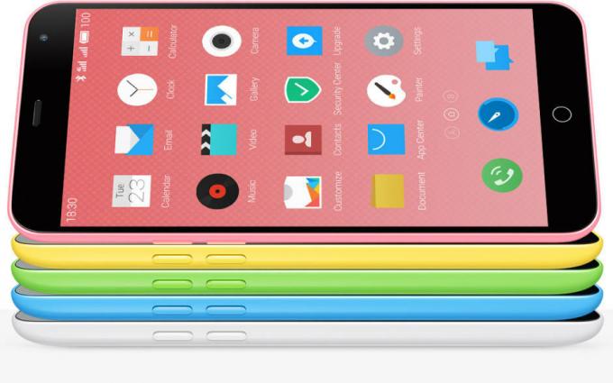 M1 Note даже выполнен в тех же цветах, что и iPhone 5c. Фото: Meizu