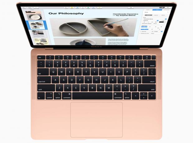 Відкрито MacBook Air 2018