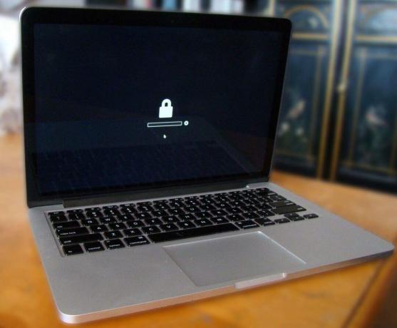Lösenord kan låsa dig också. Foto: Rob LeFebvre/Cult of Mac