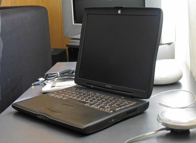 Apple Pismo PowerBook ने लैपटॉप के लिए बार उठाया।