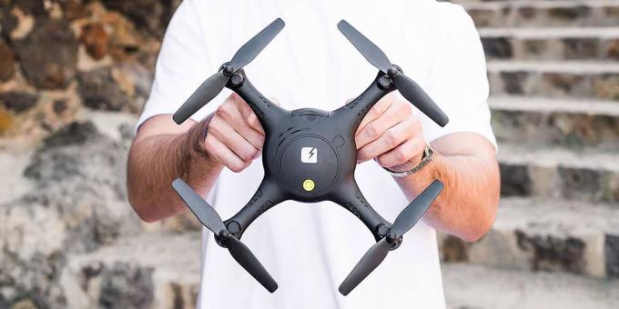 Tämä on drone, joka sopii erinomaisesti ensimmäistä kertaa ja kokeneille lentäjille.