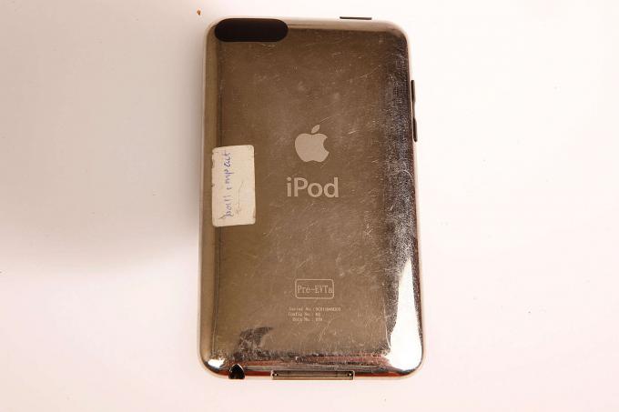 Trečios kartos „iPod touch“ veikiančio skirstomojo skydo prototipas.