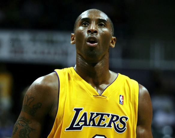 Tim Cook tweeter kondolanser om Kobe Bryants død