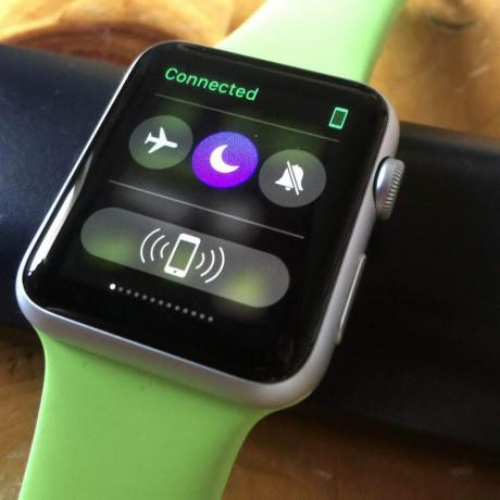 Aktivoi Älä häiritse ja hiljennä Apple Watch suoraan ranteestasi.