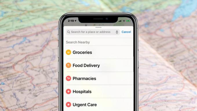Apple मैप्स आपको COVID-19 संकट में भोजन और दवा खोजने में मदद करता है।
