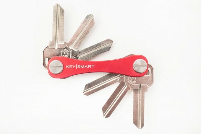 تُطوى المفاتيح مثل الشفرات الموجودة على سكين الجيب. الصورة: Key Smart