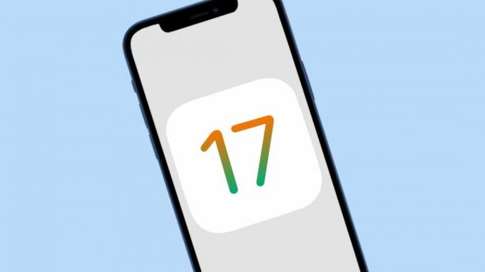iOS 17 のロゴが入った iPhone