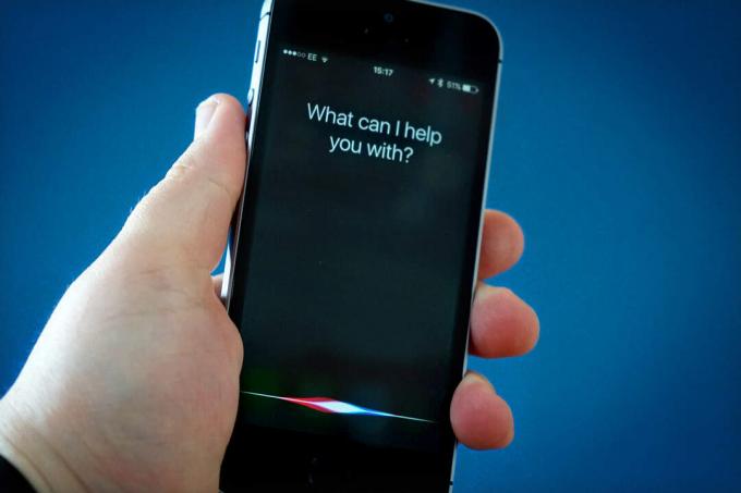 Siri popularizó los asistentes digitales, pero se está quedando atrás rápidamente.