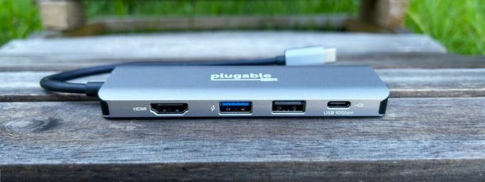 Plugable USBC-4IN1 има HDMI 2.0, USB-A и USB-C портове.