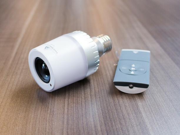 Denna LED -lampa strömmar och spelar också högkvalitativt Bluetooth -ljud.