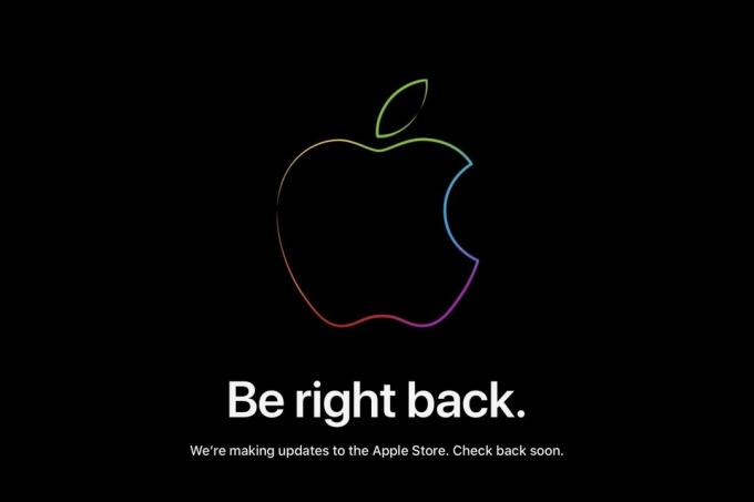 Apple Store отключил iPhone 13