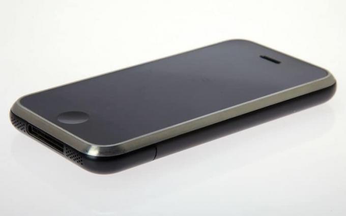 iPhone-2G-prototype-780x488