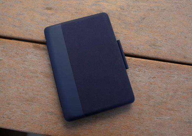 Ovitek za tipkovnico Logitech Slim Combo iPad Pro položi trpežen pokrov na vašo dragoceno tablico. Ampak to ni za vsakogar.