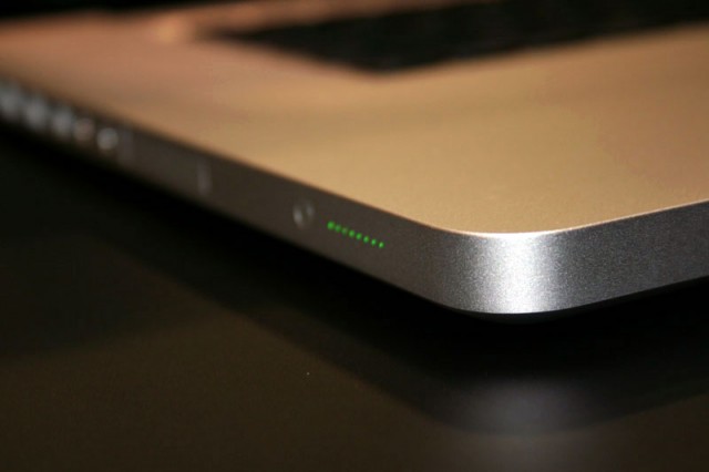 MacBook-про-unibody-17-6