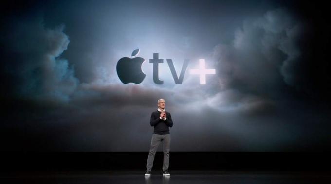 टिम कुक दुनिया को बदलने के लिए Apple TV+ की क्षमता के बारे में बात करते हैं।