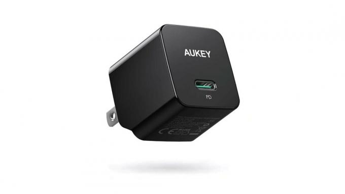 Зарядно устройство Aukey Minima за iPhone