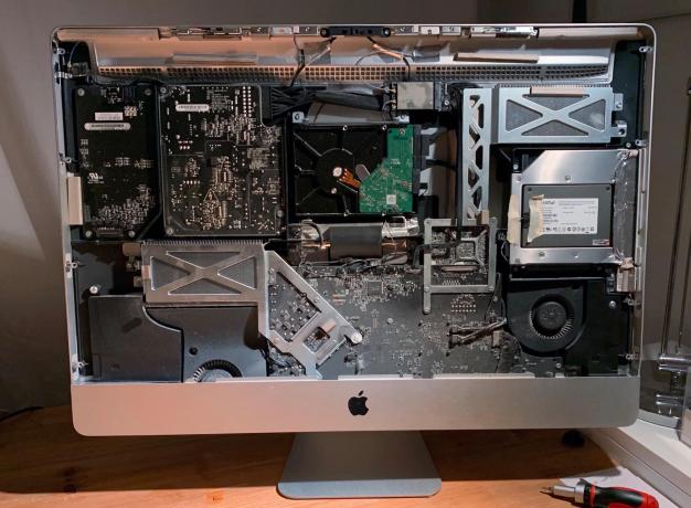Είτε το πιστεύετε είτε όχι, αυτό το παλιό iMac έχει ακόμα πολλή ζωή μέσα του.