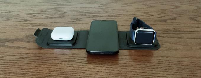 Încărcător de călătorie 3-în-1 Mophie cu MagSafe cu iPhone, Apple Watch și AirPods