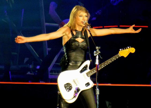 Fotografen die zijn toegewezen aan Taylor Swift-concerten zullen worden begroet met een vriendelijker fotocontract.