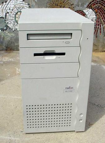 Een van de ultraversterkte Radius Mac-klonen.