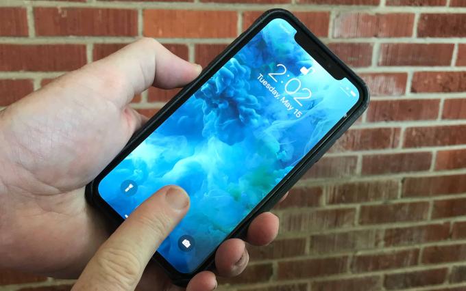 Vuoden 2018 iPhone-malleissa ei ole näytön Touch ID -sormenjälkitunnistinta.
