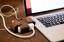 „Hula Wrap“ pašalina skausmą pakuojant „MacBook“ įkroviklį
