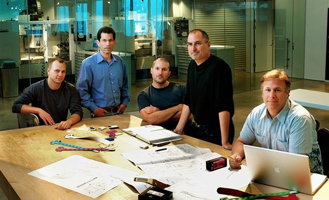 L -R: Tony Fadell, Jon Rubenstein, Jony Ive, Steve Jobs, Phil Schiller