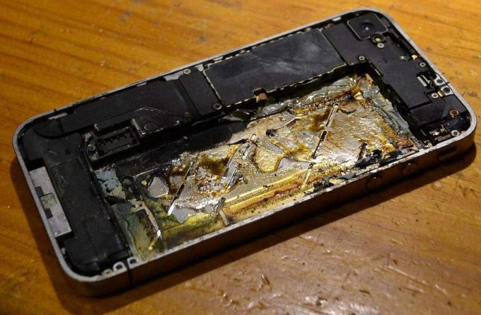 iPhone bruciato