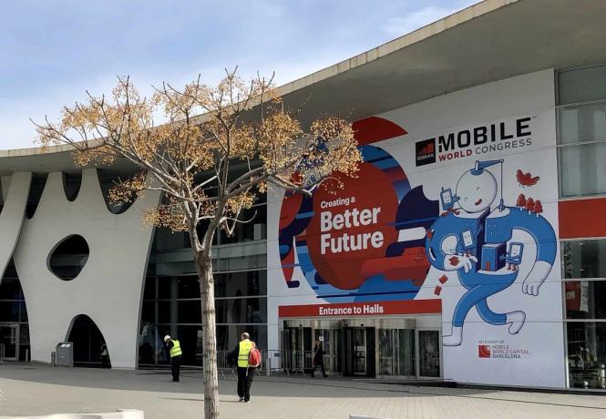Každý, kdo je kýmkoli v mobilu (kromě Apple), se zúčastní Mobile World Congress 2018.