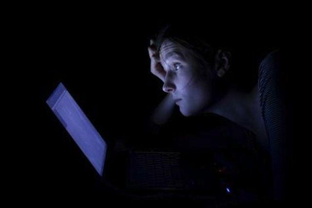 Nove raziskave kažejo, da lahko uporaba iPad/tabličnega računalnika pred spanjem povzroči motnje spanja in poveča tveganje za druge zdravstvene težave.