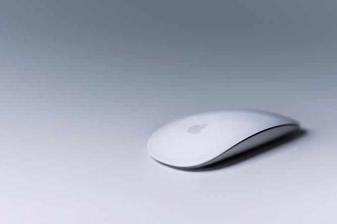 Chiar și Magic Mouse combină touch, drag and drop mai bine decât iPad.