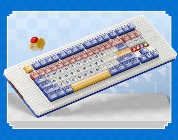 Тази клавиатура представлява истинско платно за творчество на Lego.