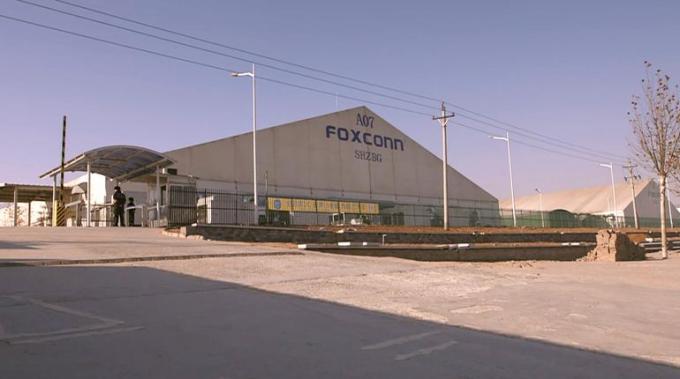 Applen riippuvuus Foxconnista on enemmän taidoista kuin kustannuksista, Cook sanoo.