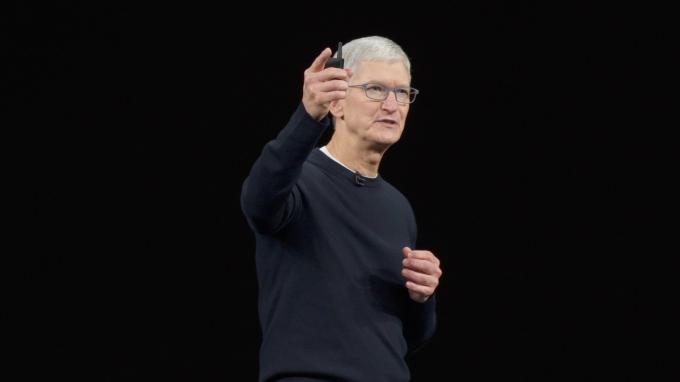 Timas Cookas pristato prekes „Apple“ renginyje „iPhone 11“.