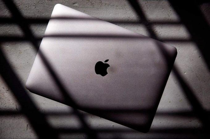 12palcový MacBook je nařezaný notebook Apple.