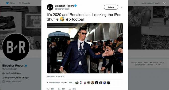 futbol yıldızı Ronaldo ve iPod Shuffle'ı