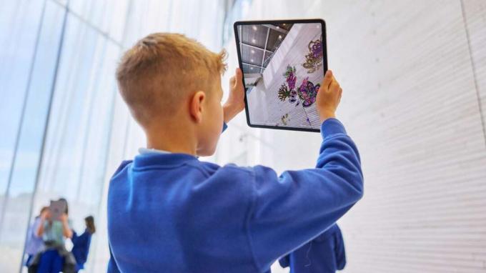 Apple nas spominja, da iPad Pro uporablja tudi razširjeno resničnost