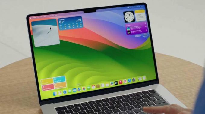 macOS Sonoma přináší widgety na plochu Macu.
