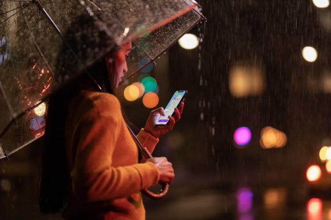 Yeni iPhone'lardan herhangi biri en kötü yağmur fırtınasını kaldırabilir.