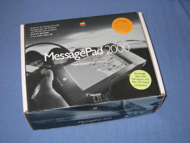 Newton MessagePad 2000: n alkuperäinen laatikko.