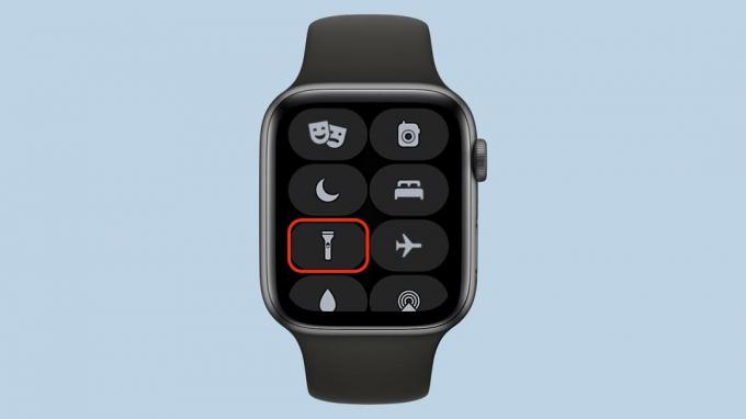 Apple Watch ficklampa-knapp i kontrollcenter