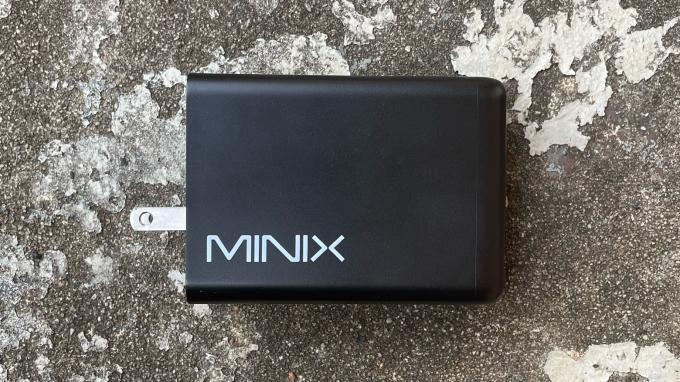 De Minix Neo P2 past in een rugzak of koffer.
